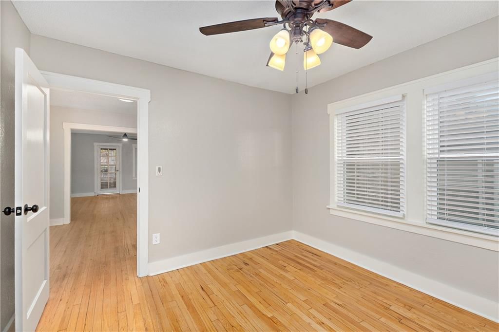 2805 Charlotte Street — photo 31