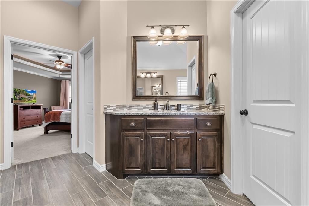405 SE Mill Creek Circle — photo 33