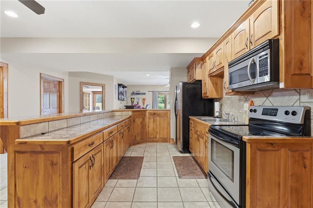 8980 Rowen Road — photo 47