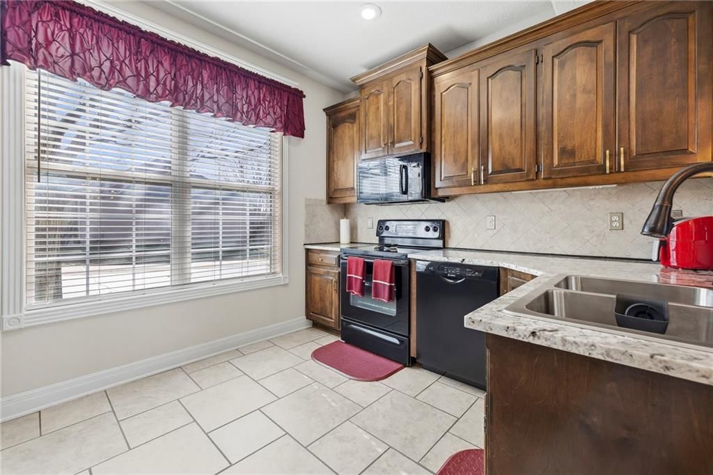 15832 W 61ST Street — photo 5