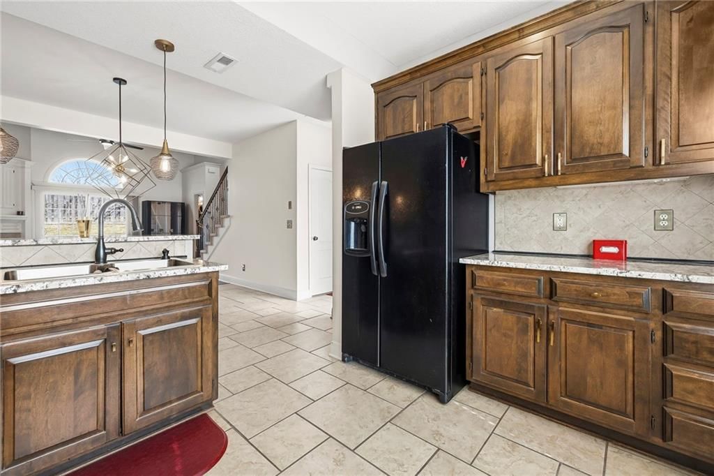 15832 W 61ST Street — photo 8