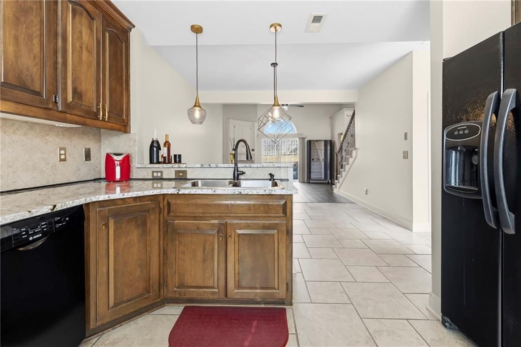 15832 W 61ST Street — photo 9