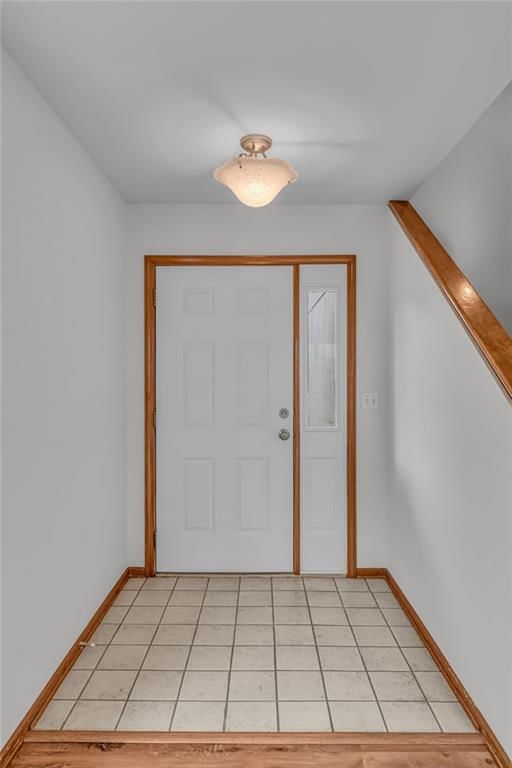 Photo 3 of 35 - 2752 Grand Circle, Lawrence, KS 66047