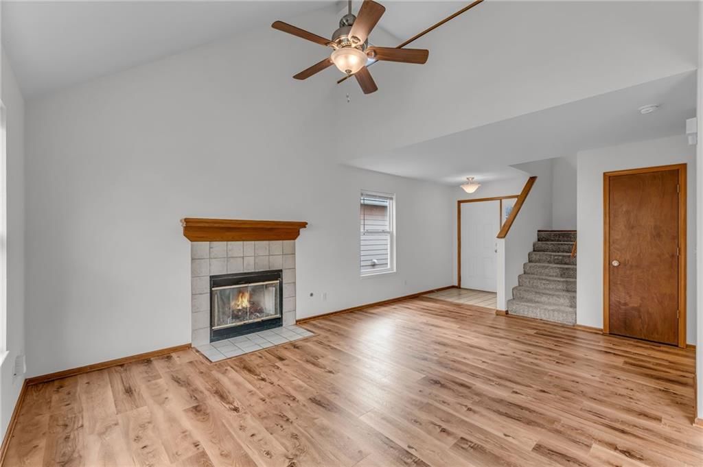 Photo 8 of 35 - 2752 Grand Circle, Lawrence, KS 66047