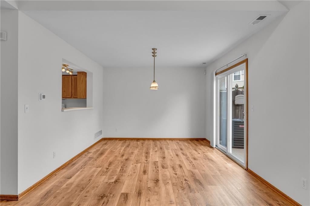 Photo 10 of 35 - 2752 Grand Circle, Lawrence, KS 66047