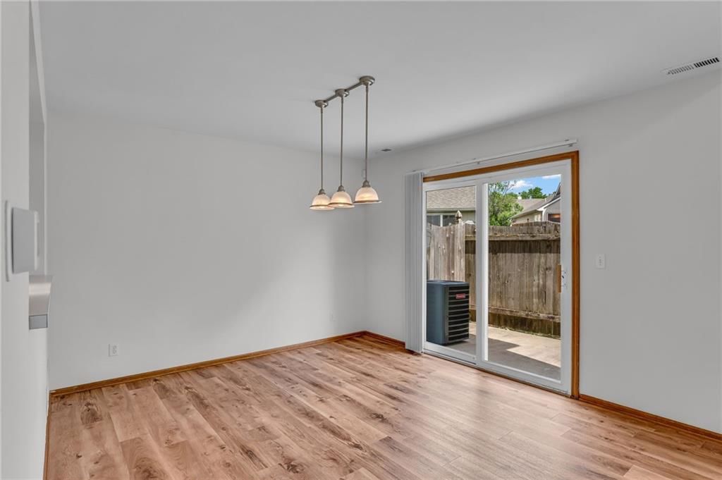 Photo 12 of 35 - 2752 Grand Circle, Lawrence, KS 66047