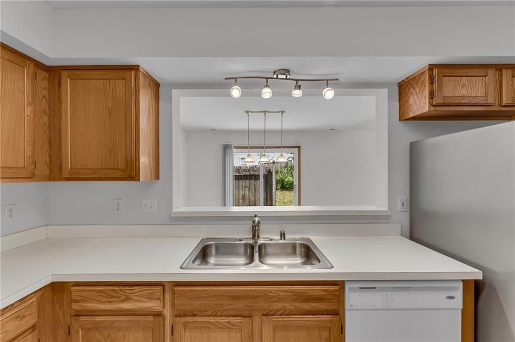 Photo 15 of 35 - 2752 Grand Circle, Lawrence, KS 66047