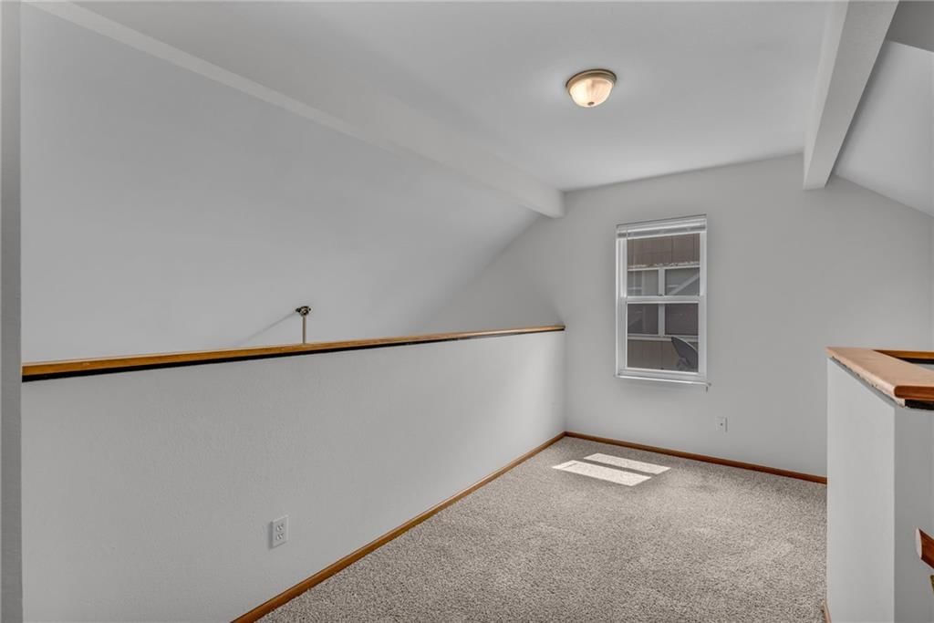Photo 18 of 35 - 2752 Grand Circle, Lawrence, KS 66047