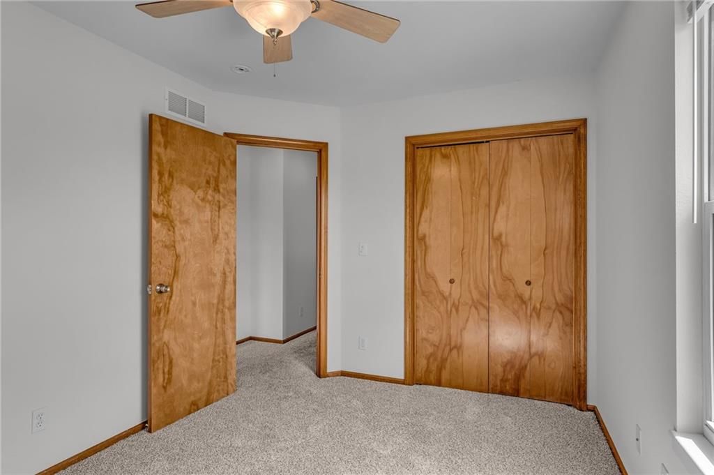 Photo 26 of 35 - 2752 Grand Circle, Lawrence, KS 66047
