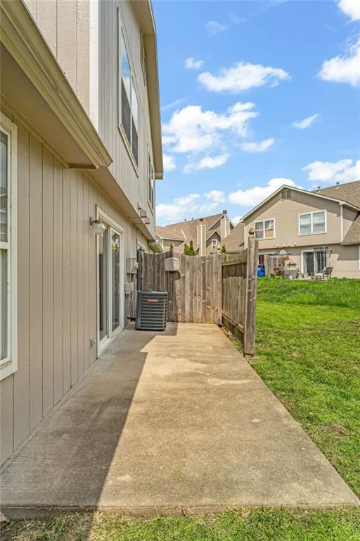 Photo 31 of 35 - 2752 Grand Circle, Lawrence, KS 66047
