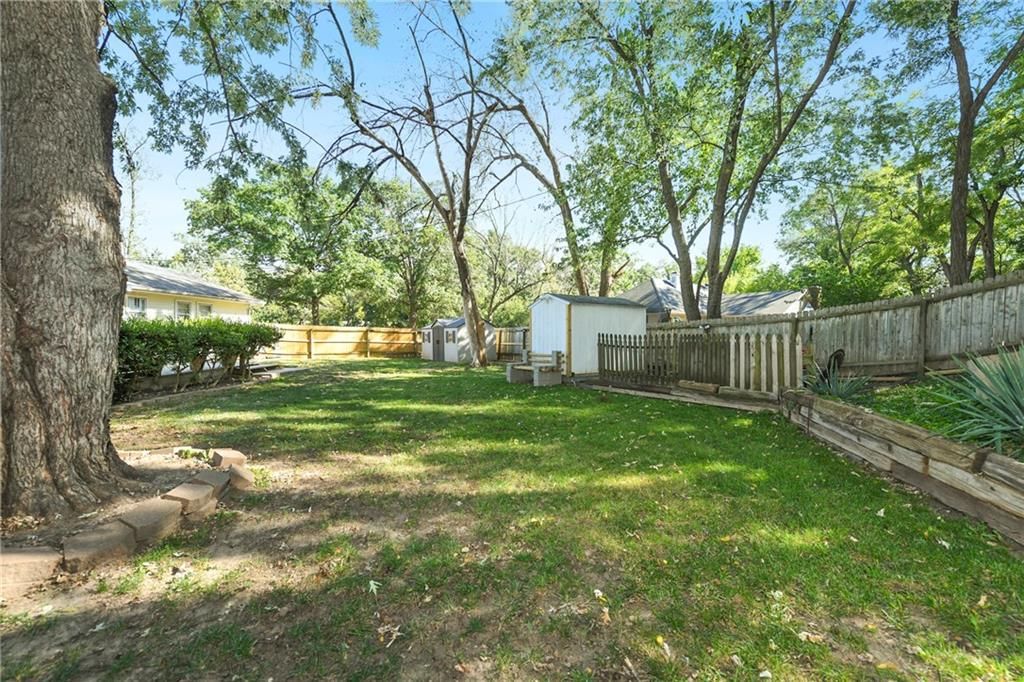 8855 E 53rd Terrace — photo 31