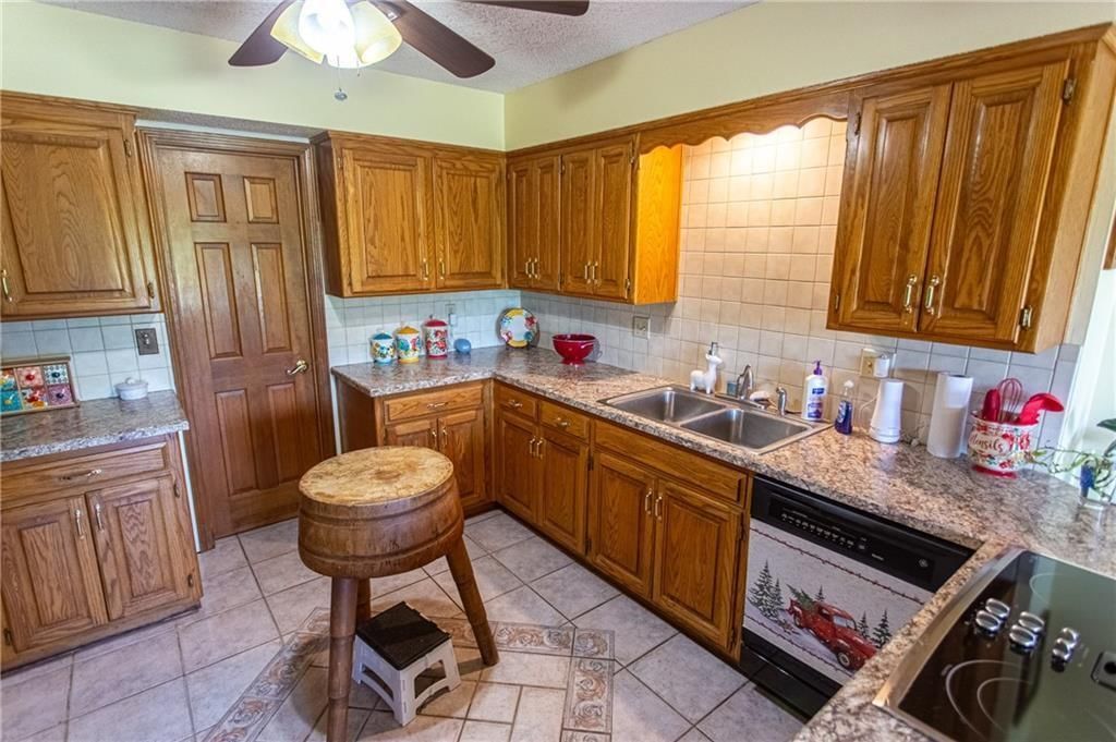 12204 S Bynum Road — photo 18