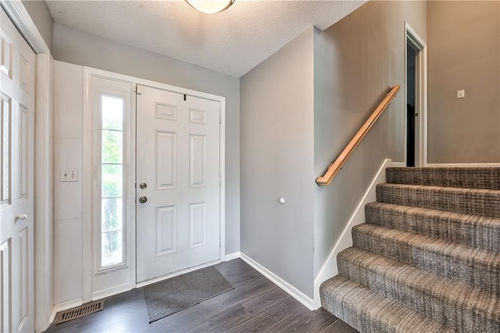 1802 W PARK Court — photo 2
