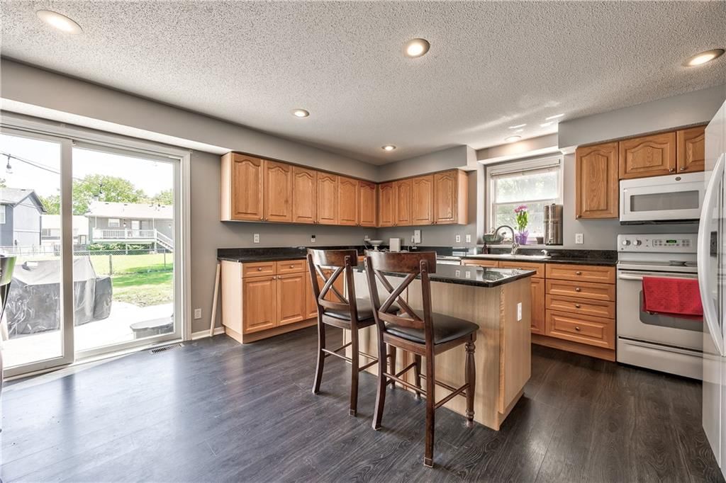 1802 W PARK Court — photo 3