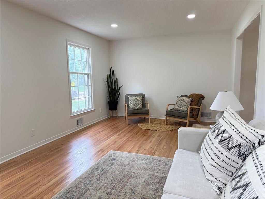 8906 GRANT Street — photo 4
