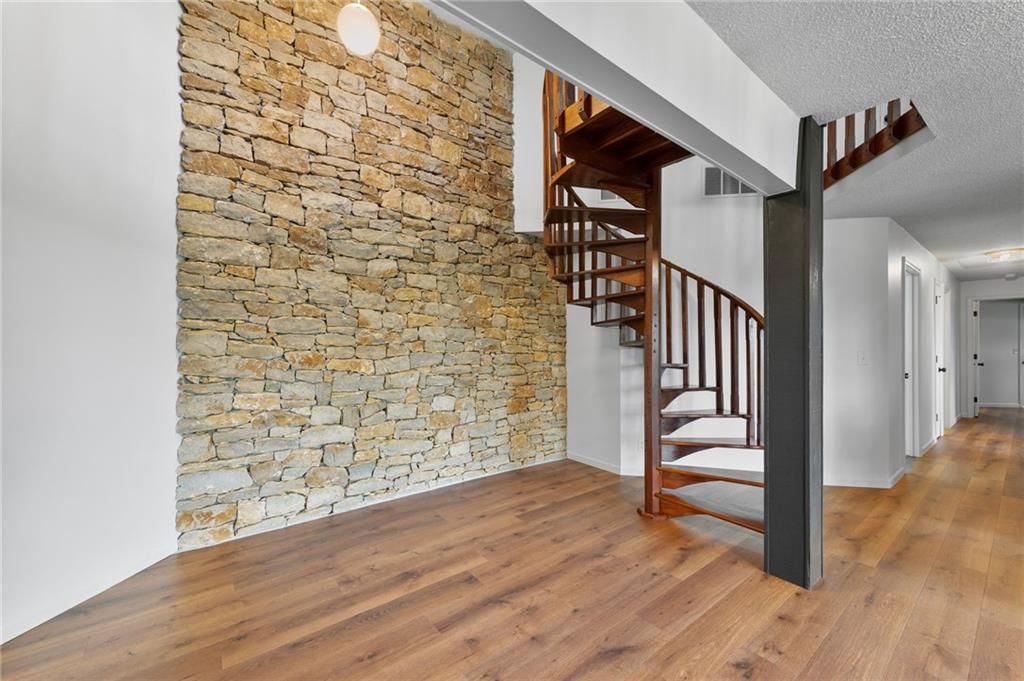 1601 Vogt Road — photo 12
