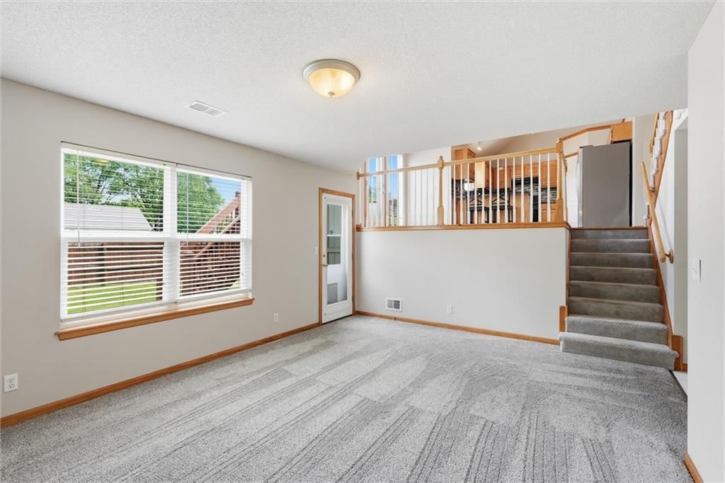 402 Belmont Drive — photo 9