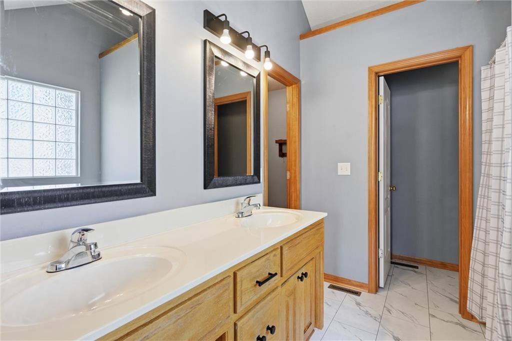 402 Belmont Drive — photo 24