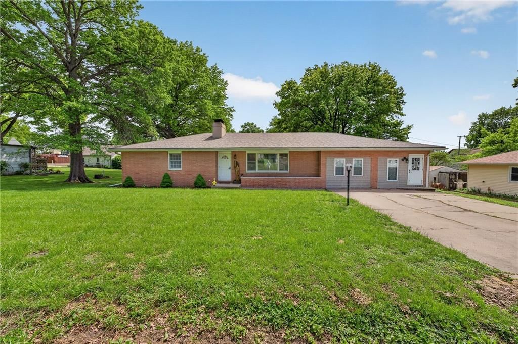 207 Dewey Avenue — photo 2