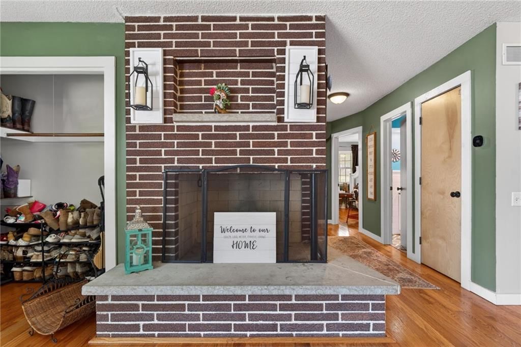 207 Dewey Avenue — photo 9