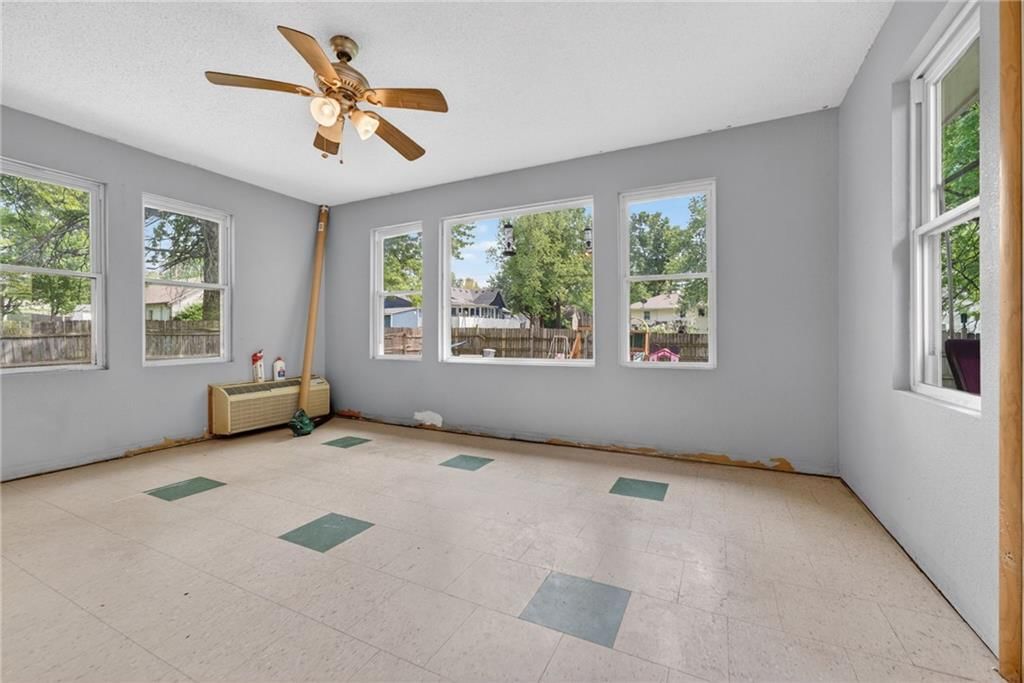 207 Dewey Avenue — photo 26