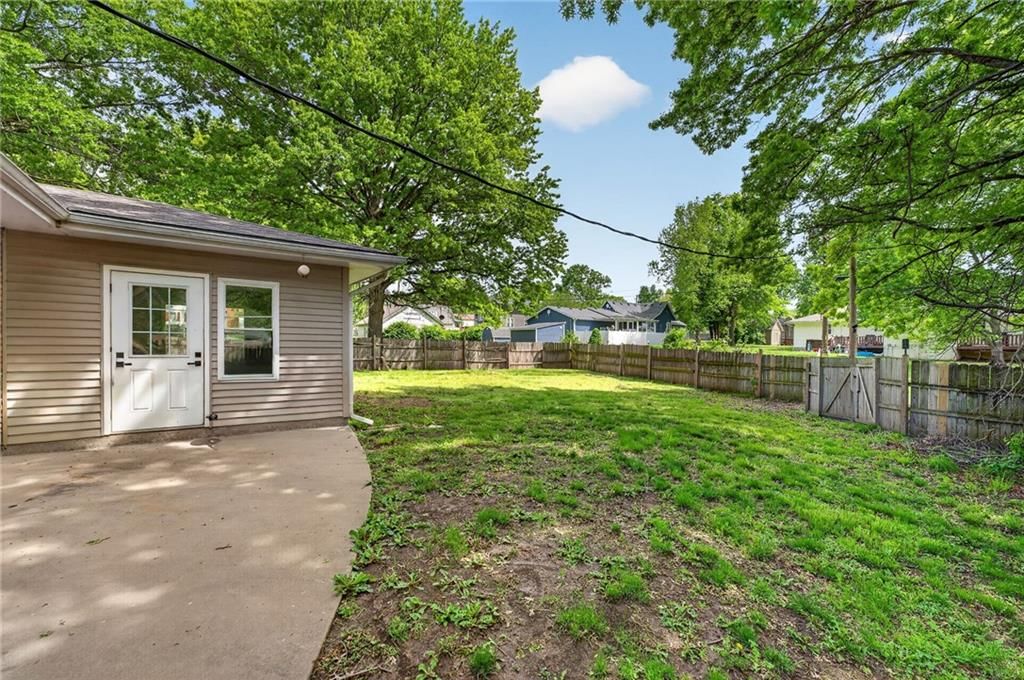 207 Dewey Avenue — photo 27