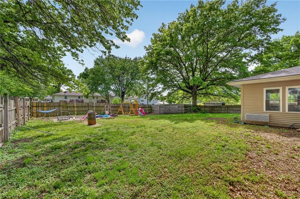 207 Dewey Avenue — photo 28
