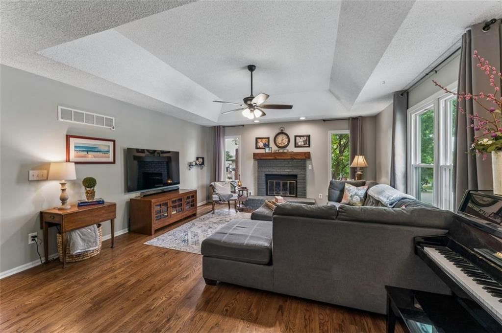 15114 W 123rd Street — photo 5