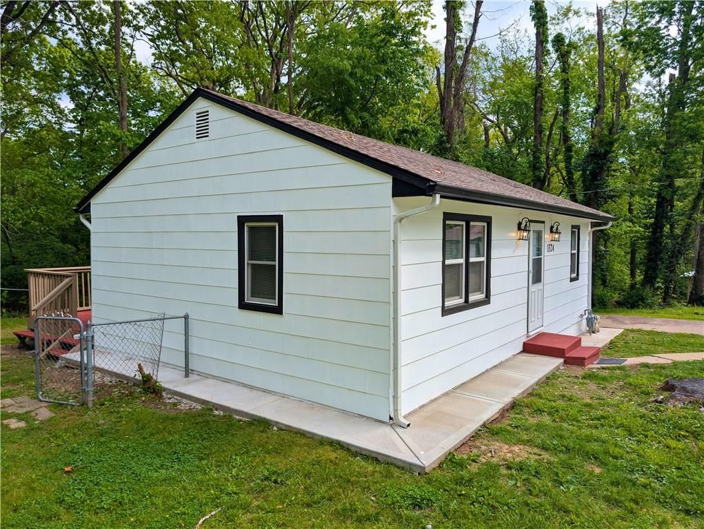 1324 N 52nd Court — photo 3