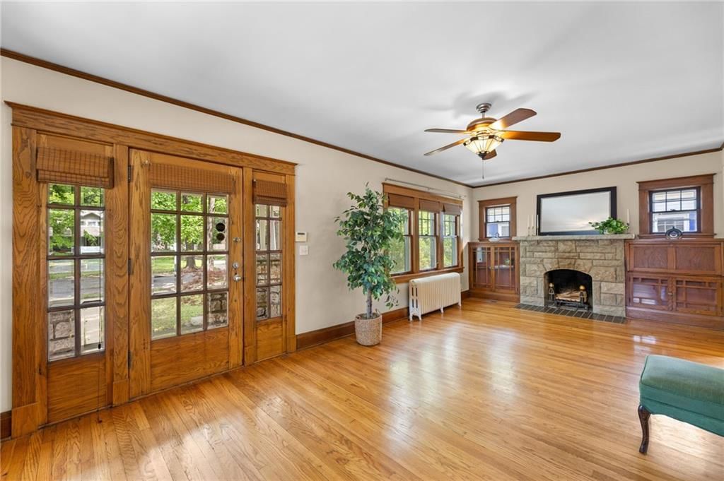 5736 Kenwood Avenue — photo 6