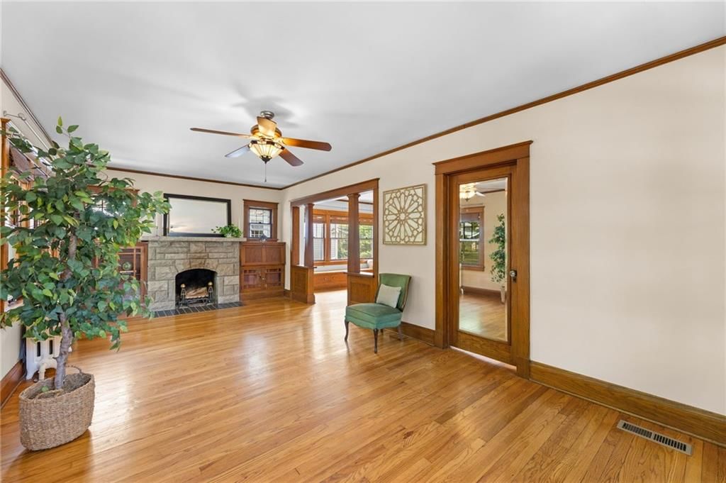 5736 Kenwood Avenue — photo 7