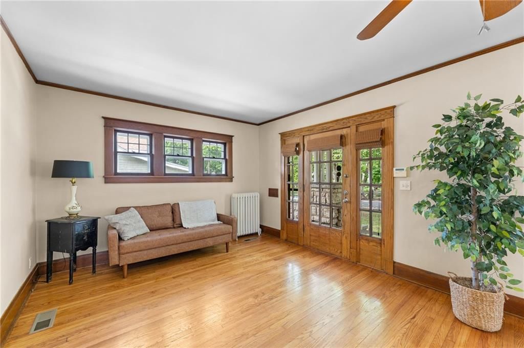 5736 Kenwood Avenue — photo 8