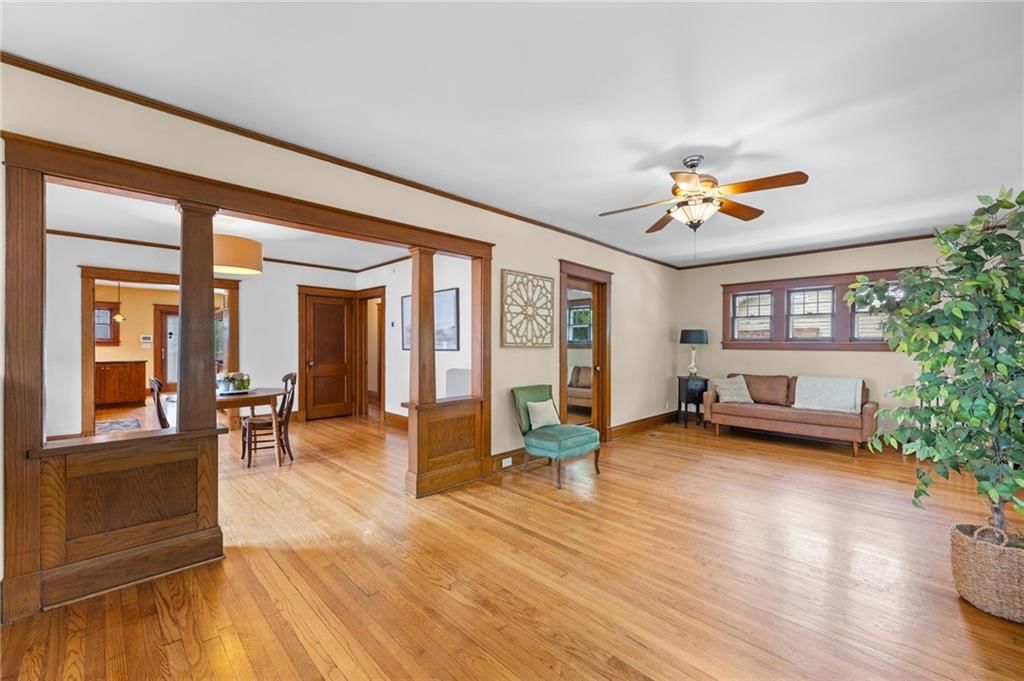 5736 Kenwood Avenue — photo 10