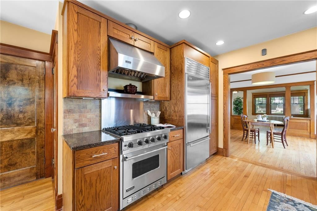 5736 Kenwood Avenue — photo 17
