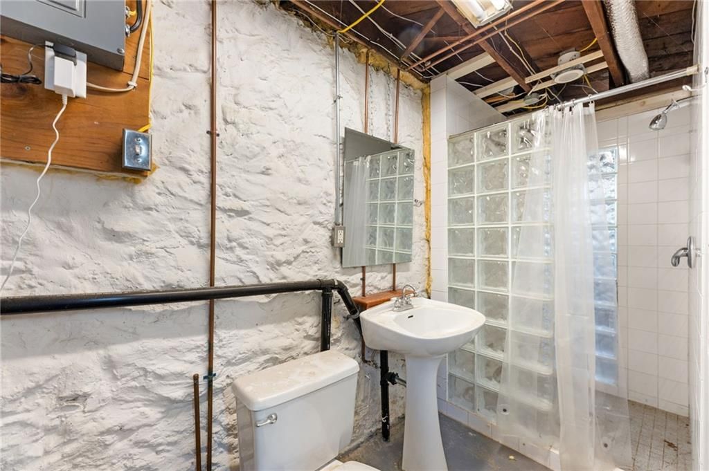 5736 Kenwood Avenue — photo 31