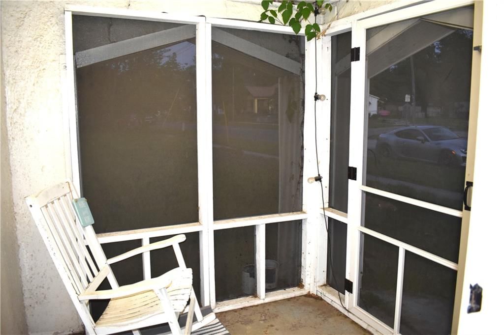 606 W Locust Street — photo 2