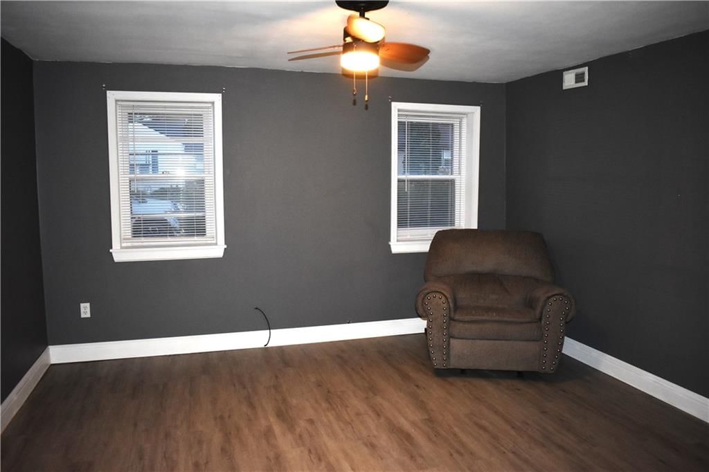 606 W Locust Street — photo 5