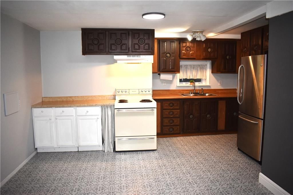 606 W Locust Street — photo 6