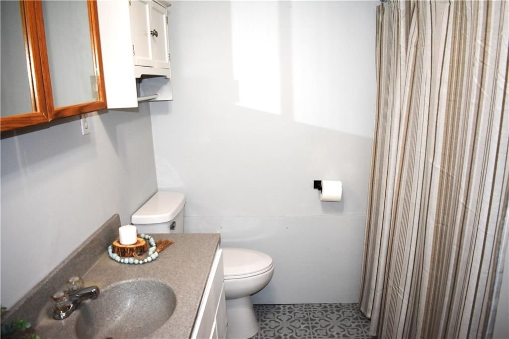 606 W Locust Street — photo 15