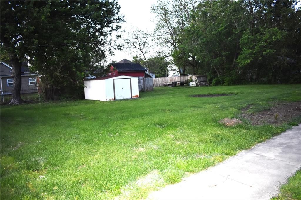 606 W Locust Street — photo 18
