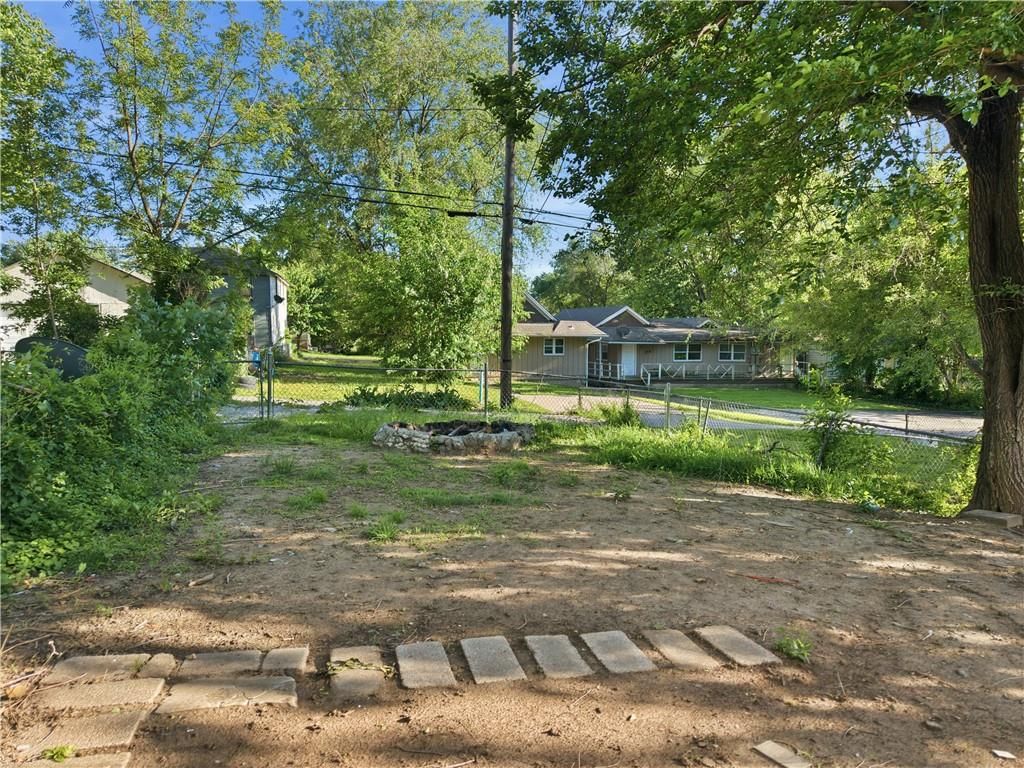 713 Dakota Street — photo 18