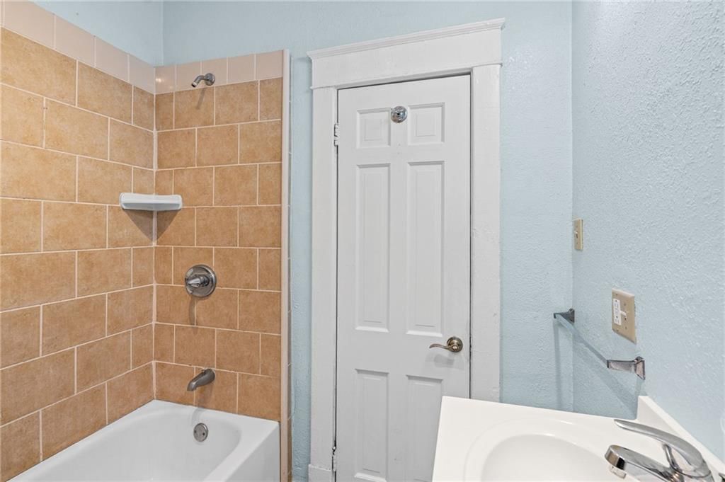 504 Wallace Avenue — photo 21