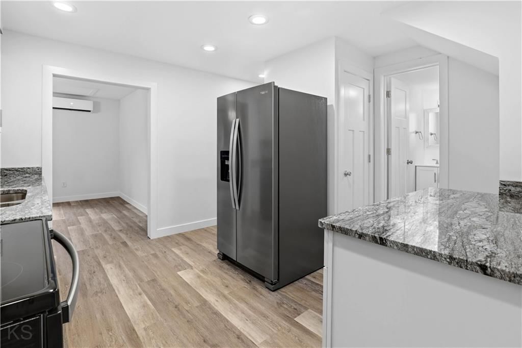 404 E Culton Street — photo 11