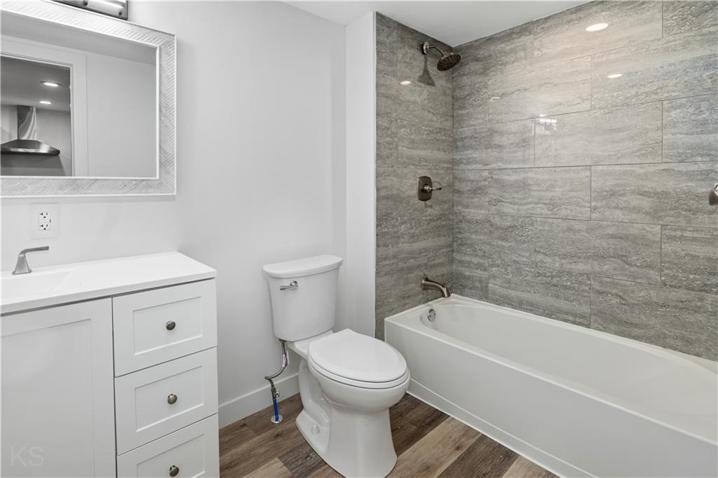 404 E Culton Street — photo 16