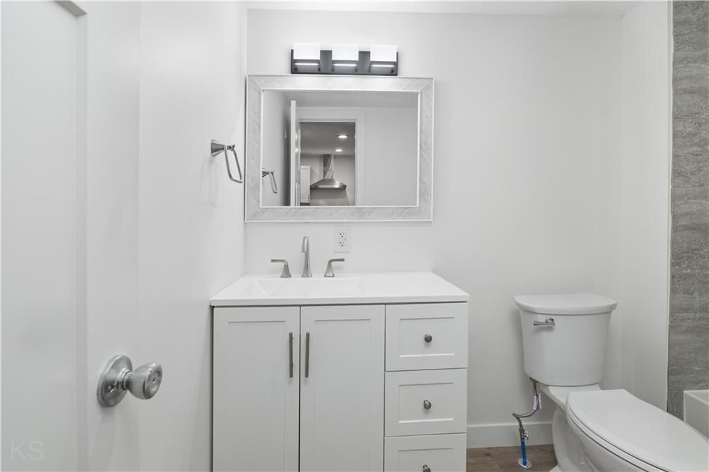 404 E Culton Street — photo 17