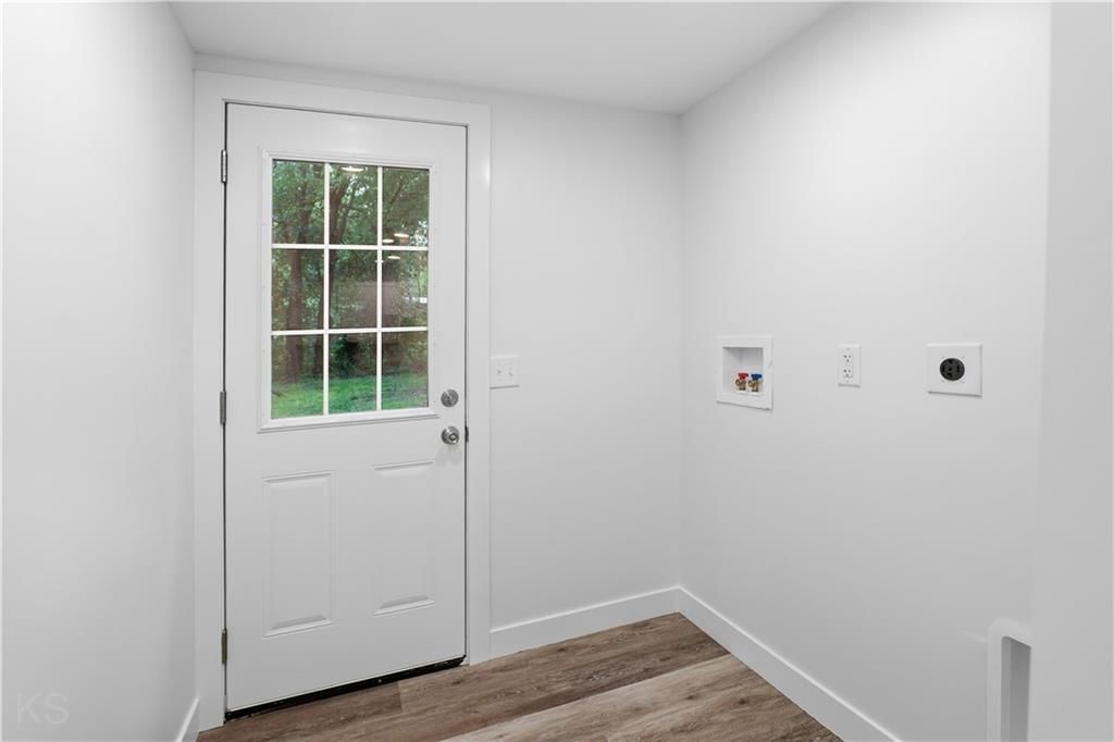 404 E Culton Street — photo 18
