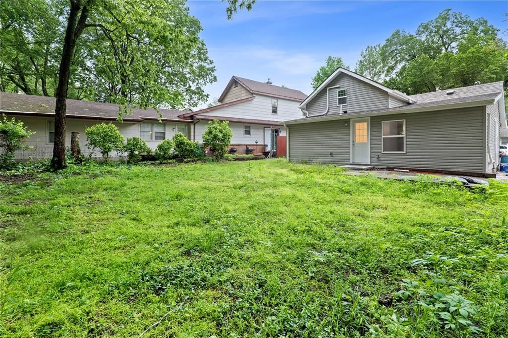 404 E Culton Street — photo 33
