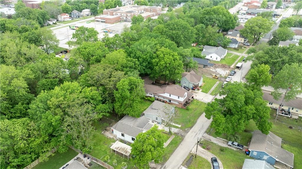 404 E Culton Street — photo 38