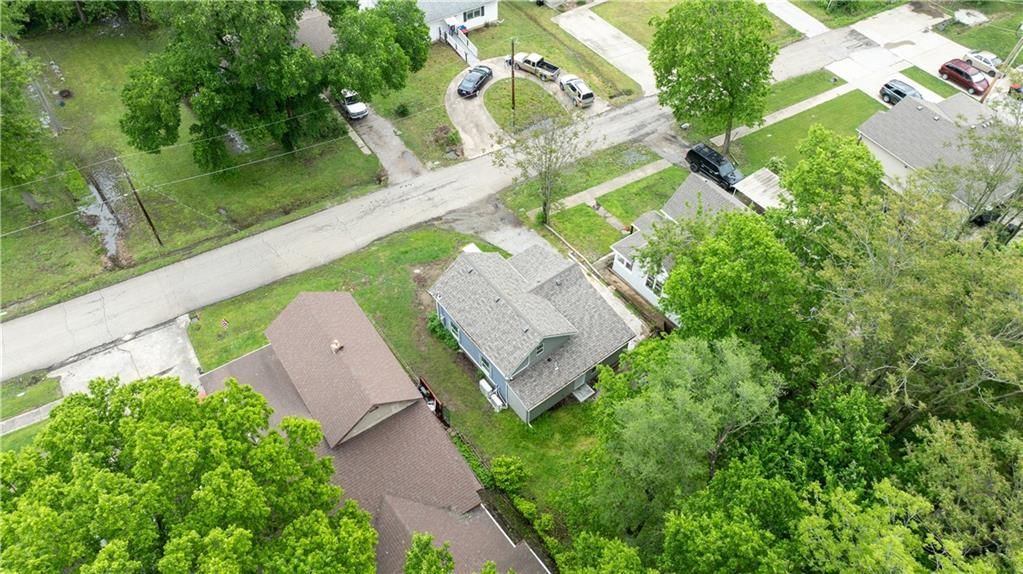 404 E Culton Street — photo 39