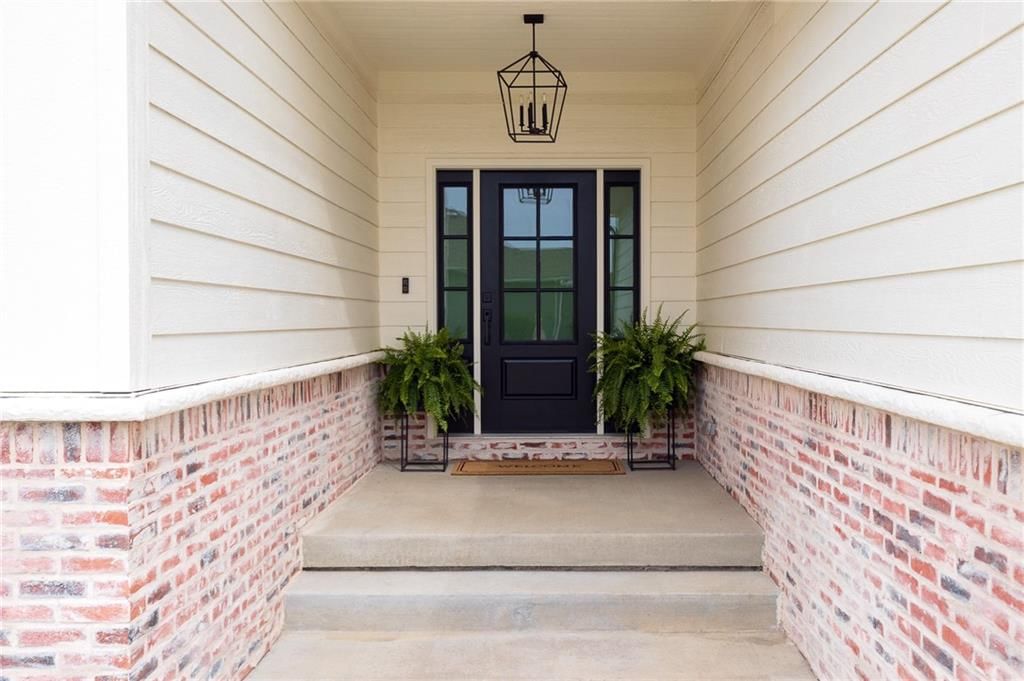 2021 NE Bluestone Drive — photo 4